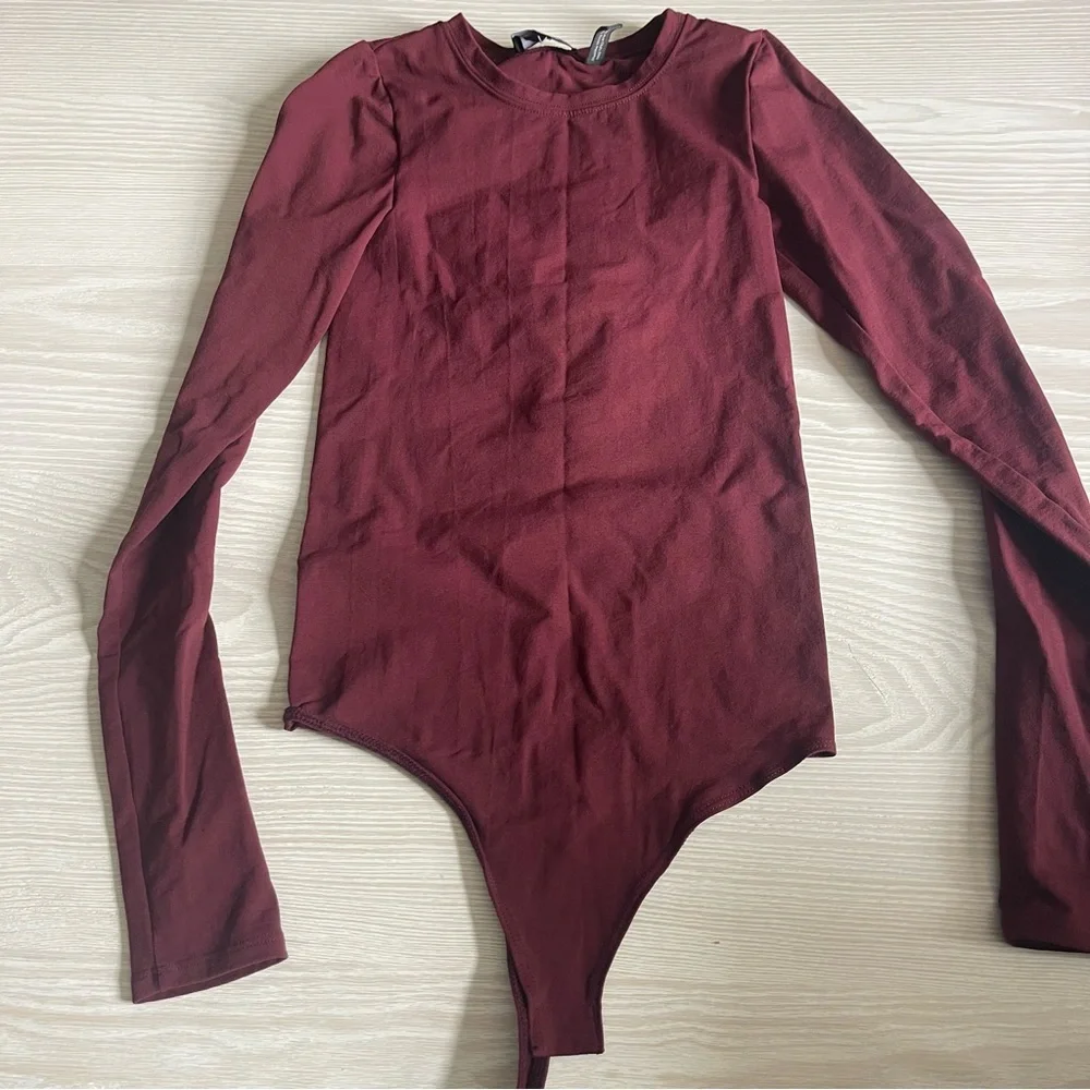 Theory V-Crewneck Bodysuit in Burgundy OS ⭐️ - Picture 2 of 3